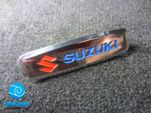 Лейбл металлический Suzuki (Сузуки) цветной