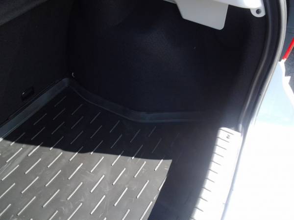 Резиновый коврик в багажник Datsun mi-Do (Датсун Мидо) с бортиком	