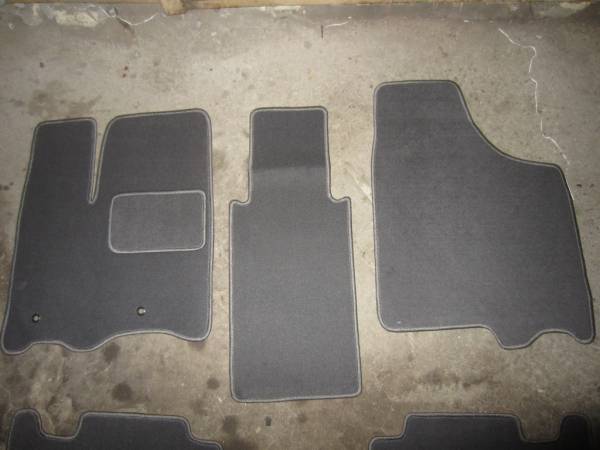 Велюровые коврики в салон Toyota Sienna 3 (Тойота Сиена 3) 3 ряда Ковролин LUX Серый