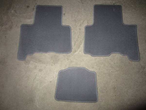 Велюровые коврики в салон Toyota Land Cruiser Prado 150 (Тойота Ленд Крузер Прадо 150) (2012-2021) ковролин СЕРЫЙ LUX