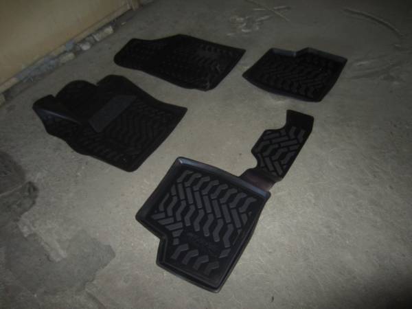Резиновые коврики в салон Jeep Renegade с бортиком