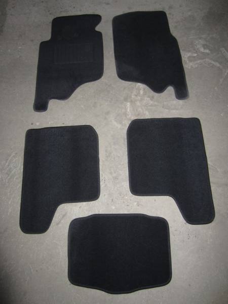 Велюровые коврики в салон Mitsubishi Pajero 2 (Митсубиси Паджеро 2) ковролин LUX