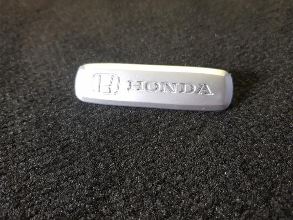 Лейбл металлический Honda (Хонда) без цветный