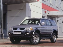 Коврики в салон Mitsubishi Pajero Sport 1 (Митсубиси Паджеро Спорт 1) (1998-2007) с бортиком