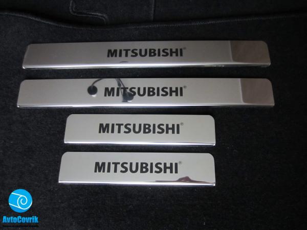 Накладки на пороги Mitsubishi ASX (Митсубиси АСХ) надпись краска