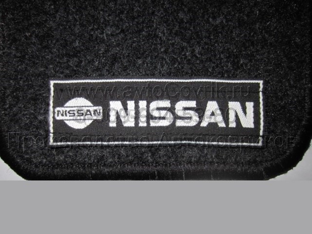 Лейбл Nissan для ковриков на липучке