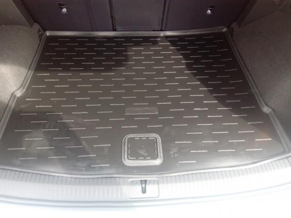 Резиновый коврик в багажник Volkswagen Tiguan 2 (Фольксваген Тигуан 2) (2016-) с бортиком