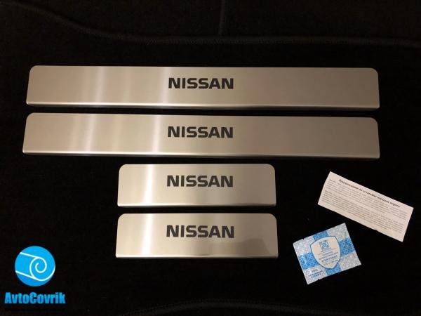 Накладки на пороги Nissan Sentra(Ниссан Сентра) надпись краской
