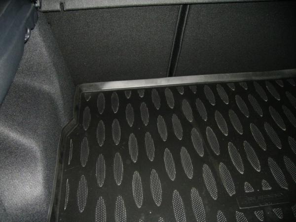 Резиновый коврик в багажник Kia Cee'd 2 HB(Киа Сид 2 хэтчбек с бортиком)