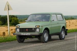 Резиновые коврики в салон Lada Vaz Niva 2121 (1977-2021) с бортиком