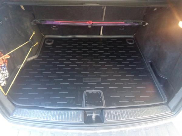 Коврик в багажник Mercedes-Benz GLK (X204) с бортиком