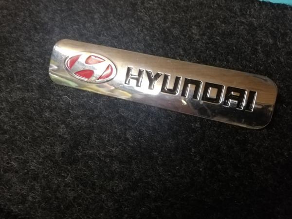 Лейбл металлический Hyundai (Хендай) БОЛЬШОЙ цветной