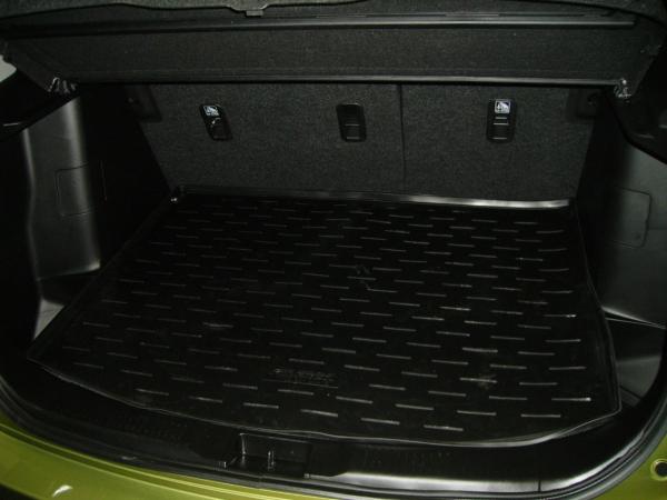 Резиновый коврик в багажник Suzuki SX4 2 (Сузуки СХ4 2) (2013-) с бортиком 