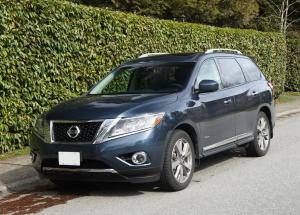 Резиновый коврик в багажник Nissan Pathfinder (2014-н.в.) с бортиком