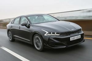 Коврики 3D LUX в багажник Kia K5  (2020-н.в.) с бортиком