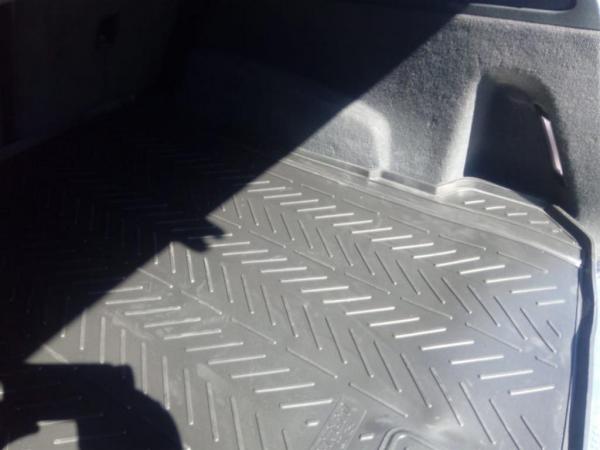 Резиновый коврик в багажник Audi Q7 (Ауди Ку7)(2015-н.в.) с бортиком