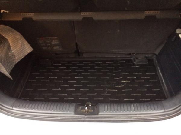 Резиновый коврик в багажник Hyundai Getz (Хендай Гетц) с бортиком