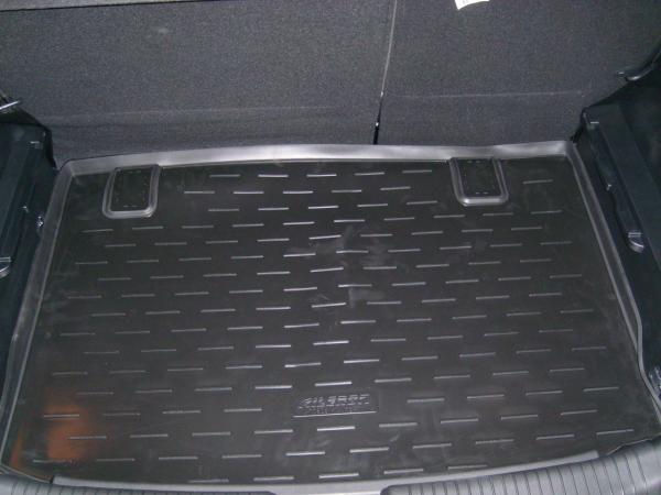 Резиновый коврик в багажник Kia Venga II (Киа Венга 2) с бортиком