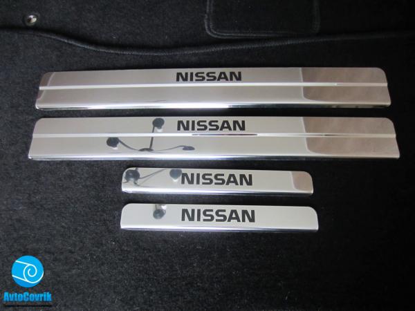 Накладки на пороги Nissan Almera G15(Ниссан Альмера Г15) надпись краской