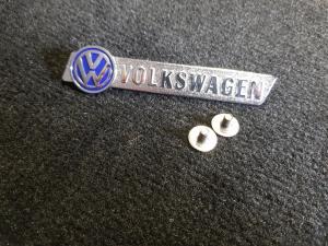 Лейбл металлический Volkswagen (Фольксваген) фигурный цветной 
