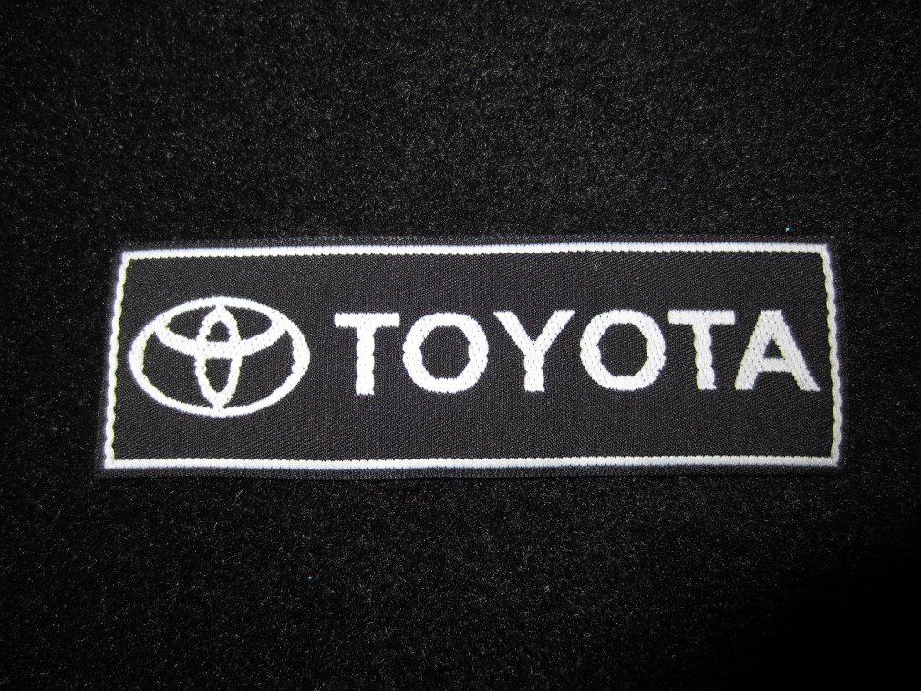 Лейбл Toyota для ковриков на липучке