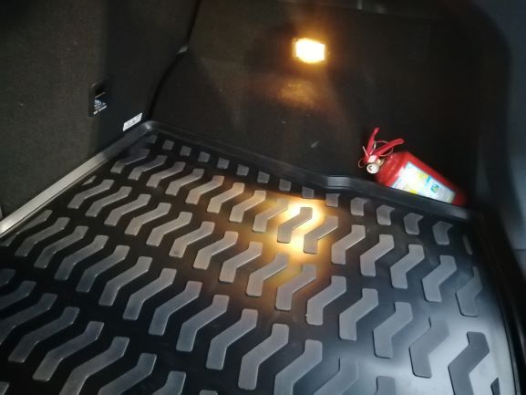 Резиновый коврик в багажник с бортиком Haval F7(Хавал F7) 