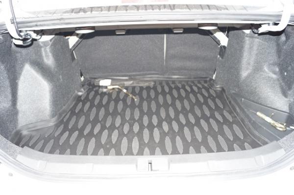 Резиновый коврик в багажник Lifan Cebrium 720(Лифан Себриум 720) с бортиком
