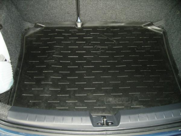 Резиновый коврик в багажник Seat Ibiza 4 HB(Сеат Ибица 4) с бортиком 