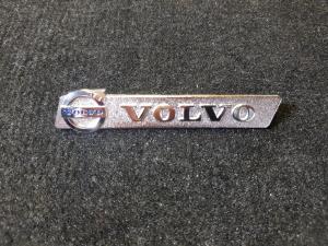 Лейбл металлический Volvo (Вольво) фигурный цветной