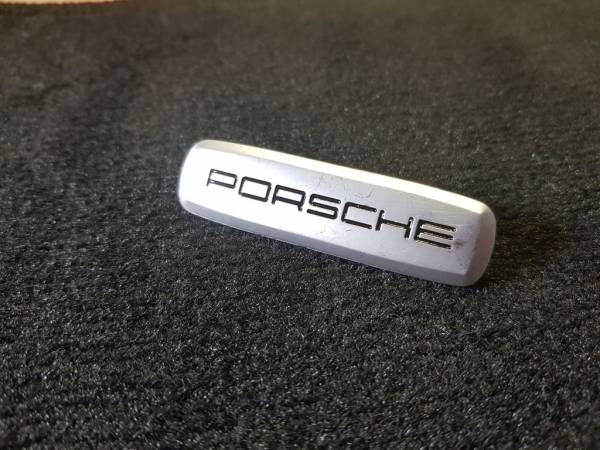 Лейбл металлический Porsche (Порше) цветной
