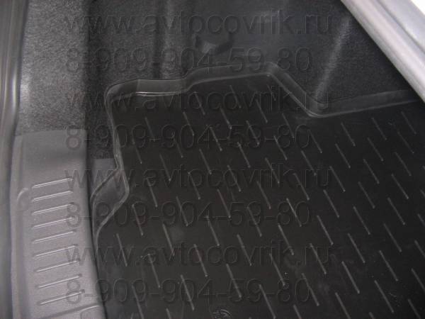 Резиновый коврик в багажник Ford Fiesta Mk6 Sedan (Форд Фиеста МК6 Седан) с бортиком