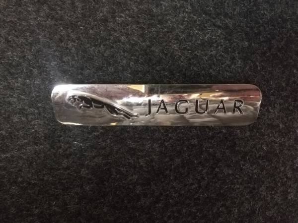 Лейбл металлический Jaguar (Ягуар) БОЛЬШОЙ цветной