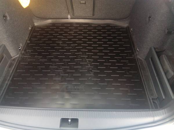Резиновый коврик в багажник Skoda Octavia A7 HB (Шкода Октавия А7 хэтчбек) с бортиком