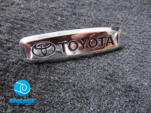 Лейбл металлический Toyota (Тойота) цветной