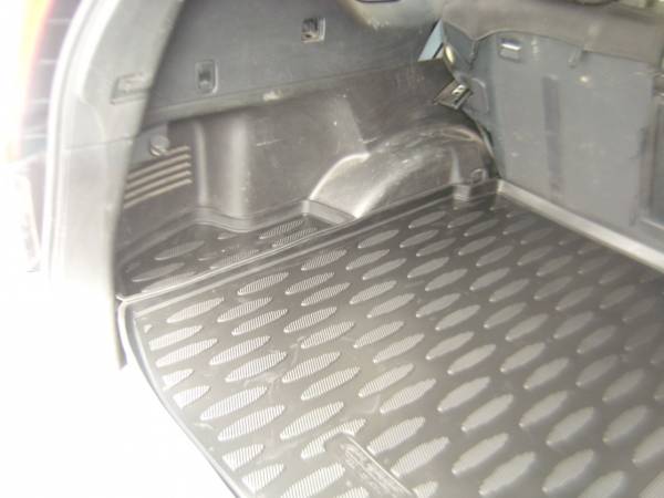 Резиновый коврик в багажник Nissan X-Trail T31 (Ниссан Х-трейл Т31) комплектация SE (с органайзером)с бортиком