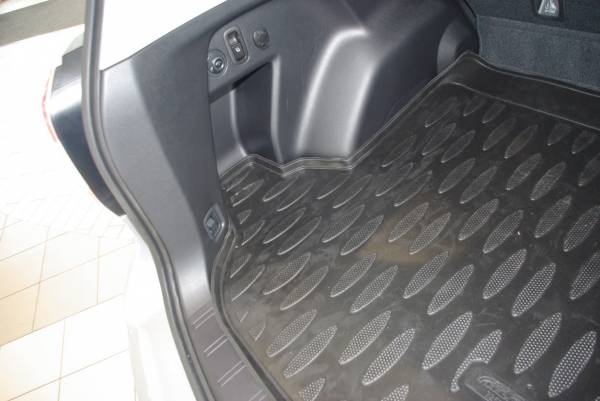 Резиновый коврик в багажник Subaru Forester 4 (Субару Форестер 4)с бортиком