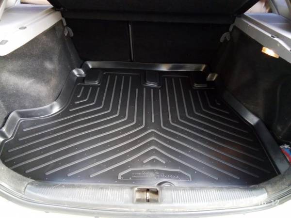 Резиновый коврик в багажник Hyundai Elantra XD (Хендай Элантра XD) (2002-2008) с бортиком