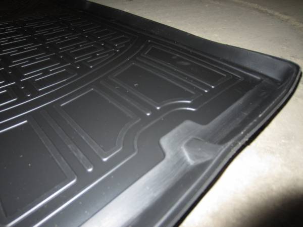 Резиновый коврик в багажник Chevrolet Tahoe 4 (Шевроле Тахо 4) (сложенный 3й ряд) с бортиком