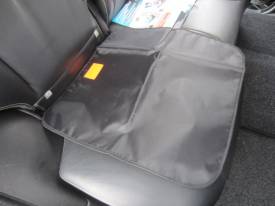 Защитные накидки на сиденья под бустер и кресло