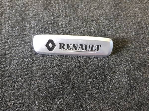 Лейбл металлический Renault (Рено) цветной