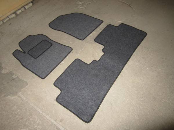 Велюровые коврики в салон Toyota Avensis III (Тойота Авенсис 3) ковролин LUX