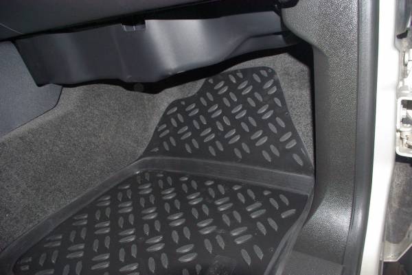 Резиновые коврики в салон Chevrolet Tahoe GM900(Шевроле Тахо ГМ900)с бортиком