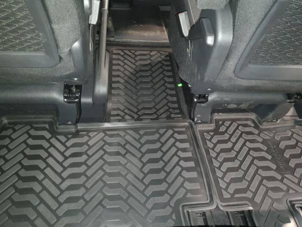 Коврики в салон Peugeot Traveller (Пежо Травеллер) (1+2+3 + багажник) 3D с бортиком