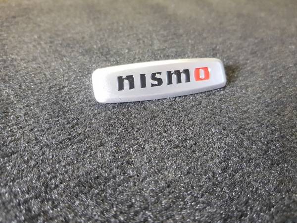Лейбл металлический Nissan NISMO (Ниссан Нисмо) цветной