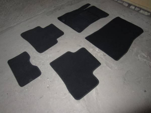 Велюровые коврики в салон Nissan Juke (Ниссан Жук) ковролин LUX
