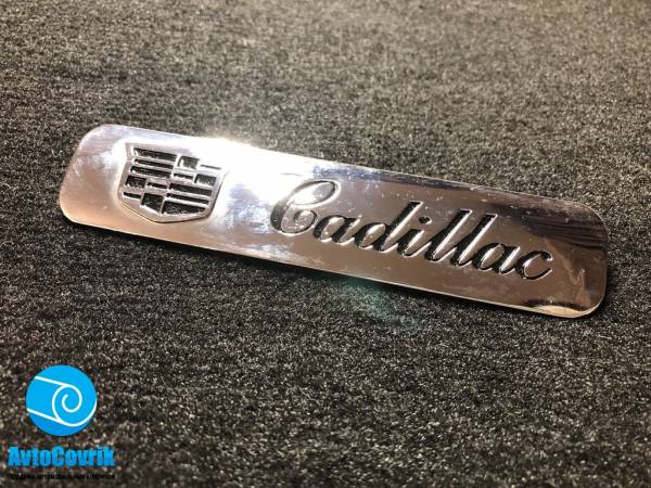 Лейбл металлический Cadillac (Кадиллак) цветной (БОЛЬШОЙ)