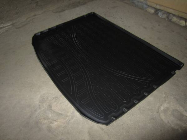Резиновый коврик в багажник Mitsubishi Eclipse Cross с бортиком
