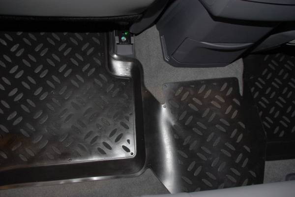 Резиновые коврики в салон Chevrolet TrailBlazer (Шевроле Трейлблейзер) (2012-н.в.) с бортиком