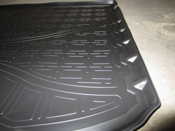 Резиновый коврик в багажник Mitsubishi Eclipse Cross с бортиком