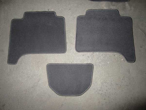Велюровые коврики в салон Toyota Land Cruiser Prado 120 (Тойота Ленд Крузер Прадо 120) ковролин LUX СЕРЫЙ